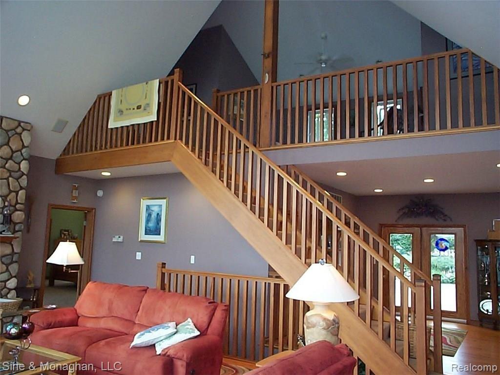 1451 River Road St. Clair, MI 48079 - Photo 7 of 70 7 STAIRCASE 1451 RIVER RD.JPG