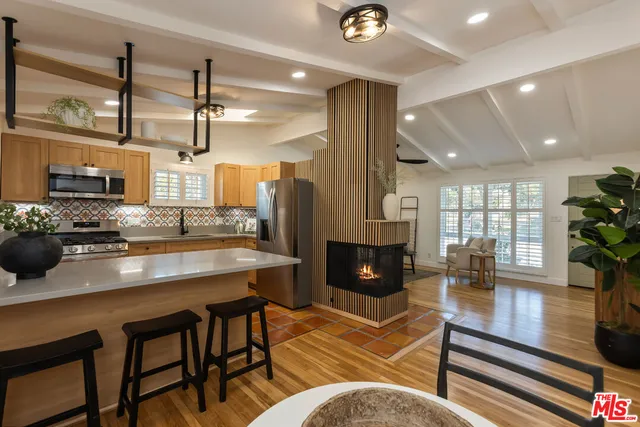 $1,249,000 | 1881 Hackett Avenue, Long Beach, CA 90815