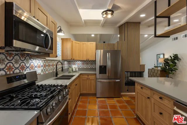 $1,249,000 | 1881 Hackett Avenue, Long Beach, CA 90815