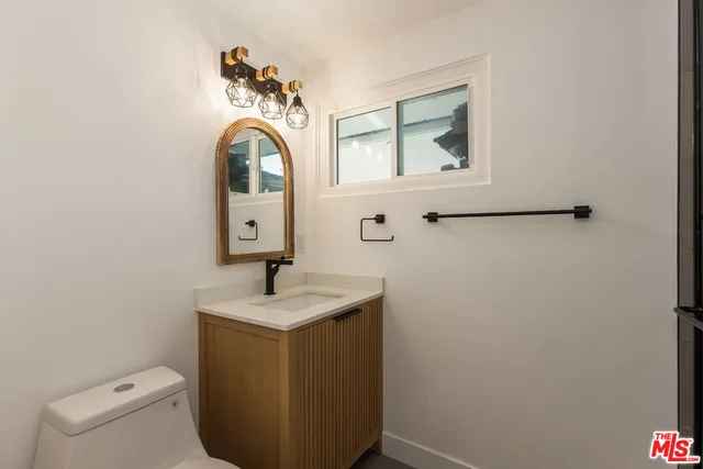 $1,249,000 | 1881 Hackett Avenue, Long Beach, CA 90815