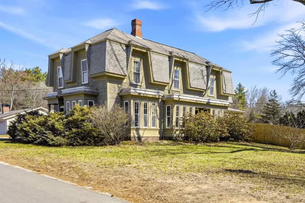 $555,000 | 17 Shawmut Street, Concord, NH 03301