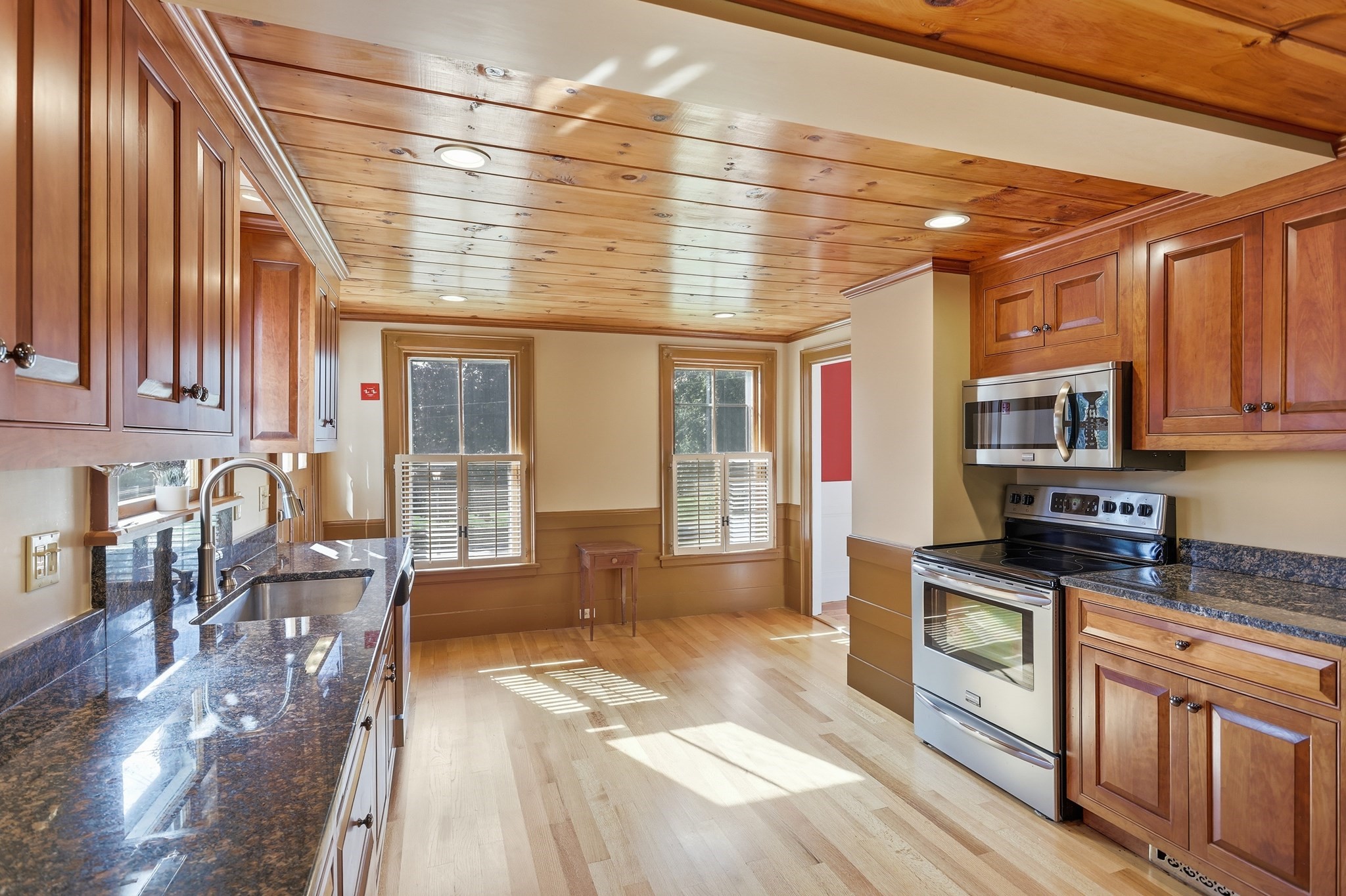 85 Wallace Hill Road Townsend, MA 01469 - Photo 13 of 23 Gallery Image 13