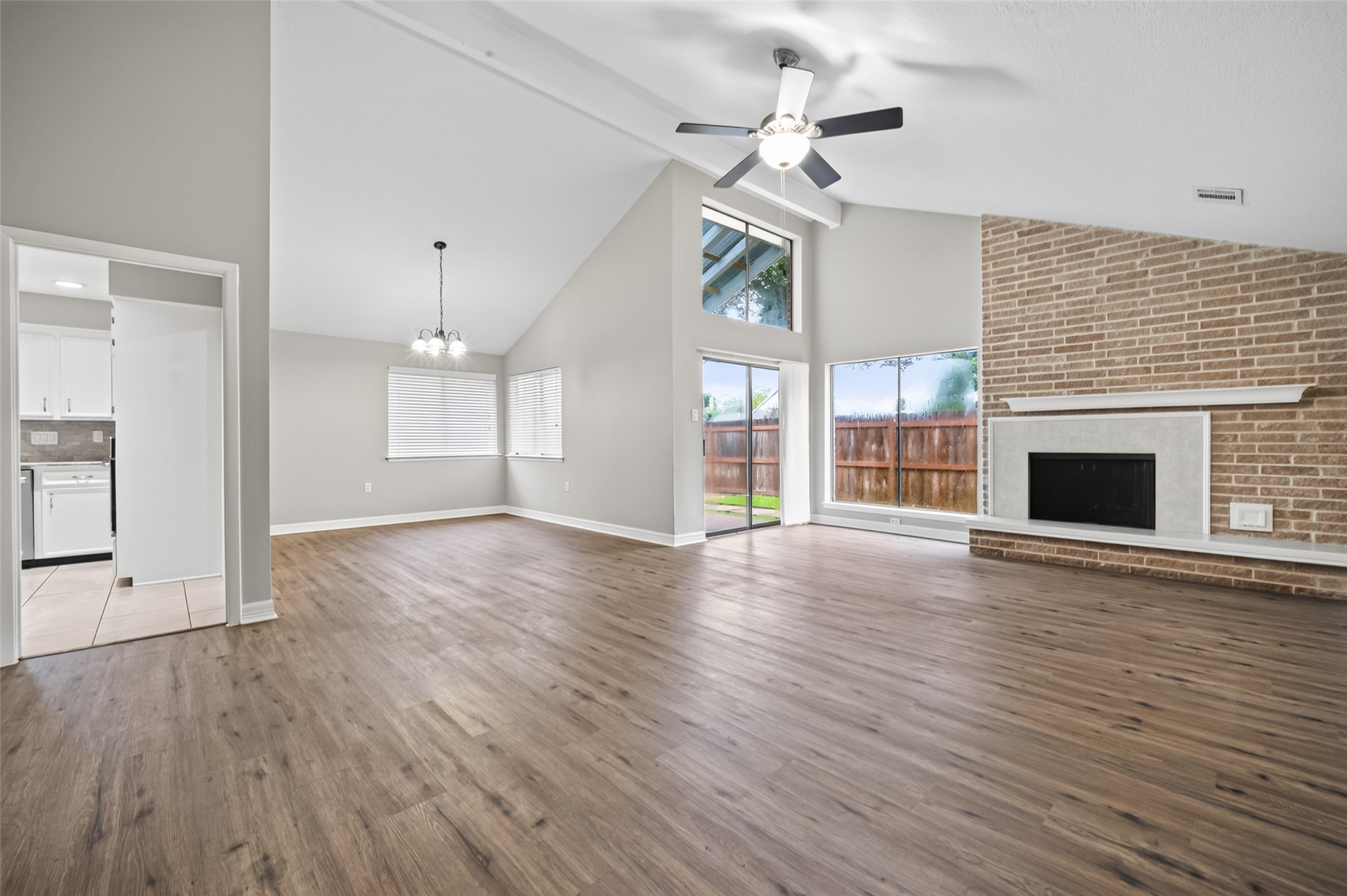 6122 Sanford Road Houston, TX 77096 - Photo 4 of 49