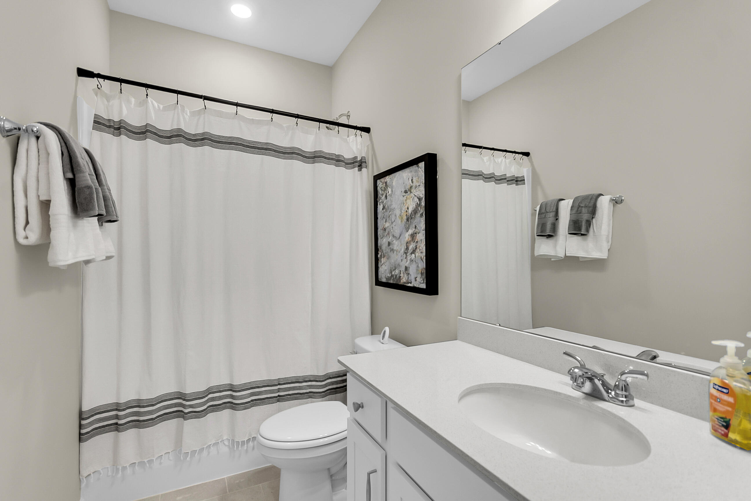 1023 Par Three Court Manning, SC 29102 - Photo 20 of 30 Bathroom - Gwinnett