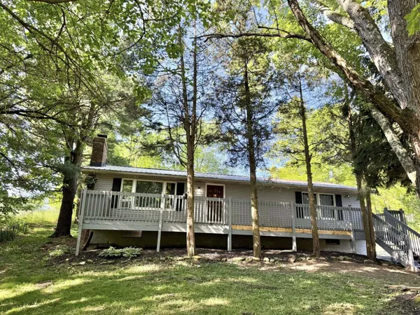 $240,000 | 675 Berry Road, Howard, OH 43028