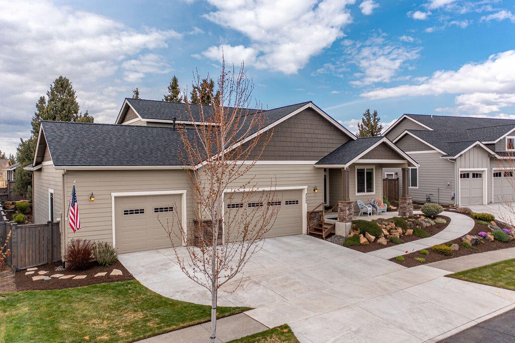 20880 Rorick Drive Bend, OR 97701 - Photo 2 of 51 RileyVisuals-19