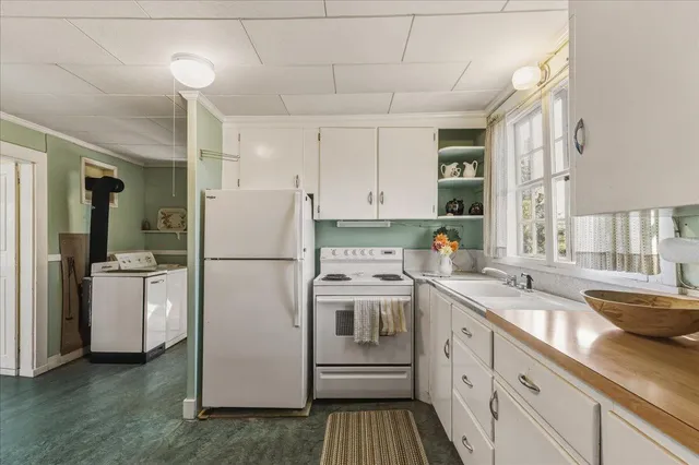 $750,000 | 504 Reach Road, Sedgwick, ME 04673