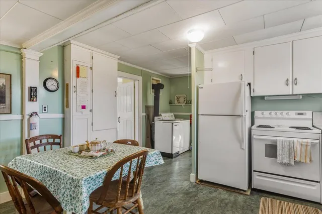 $750,000 | 504 Reach Road, Sedgwick, ME 04673