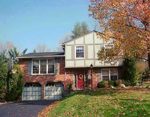 1231 Rolling Me Road Pittsburgh, PA 15241 - Photo 1 of 1 Exterior Front.