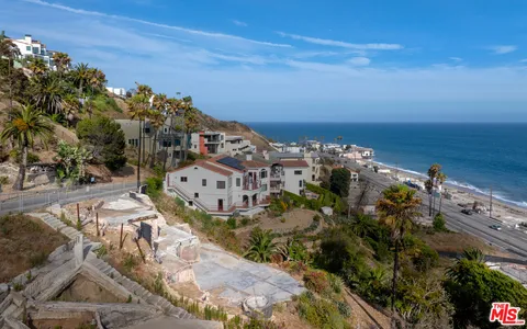 $2,000,000 | 21400 Rambla Vista, Malibu, CA 90265