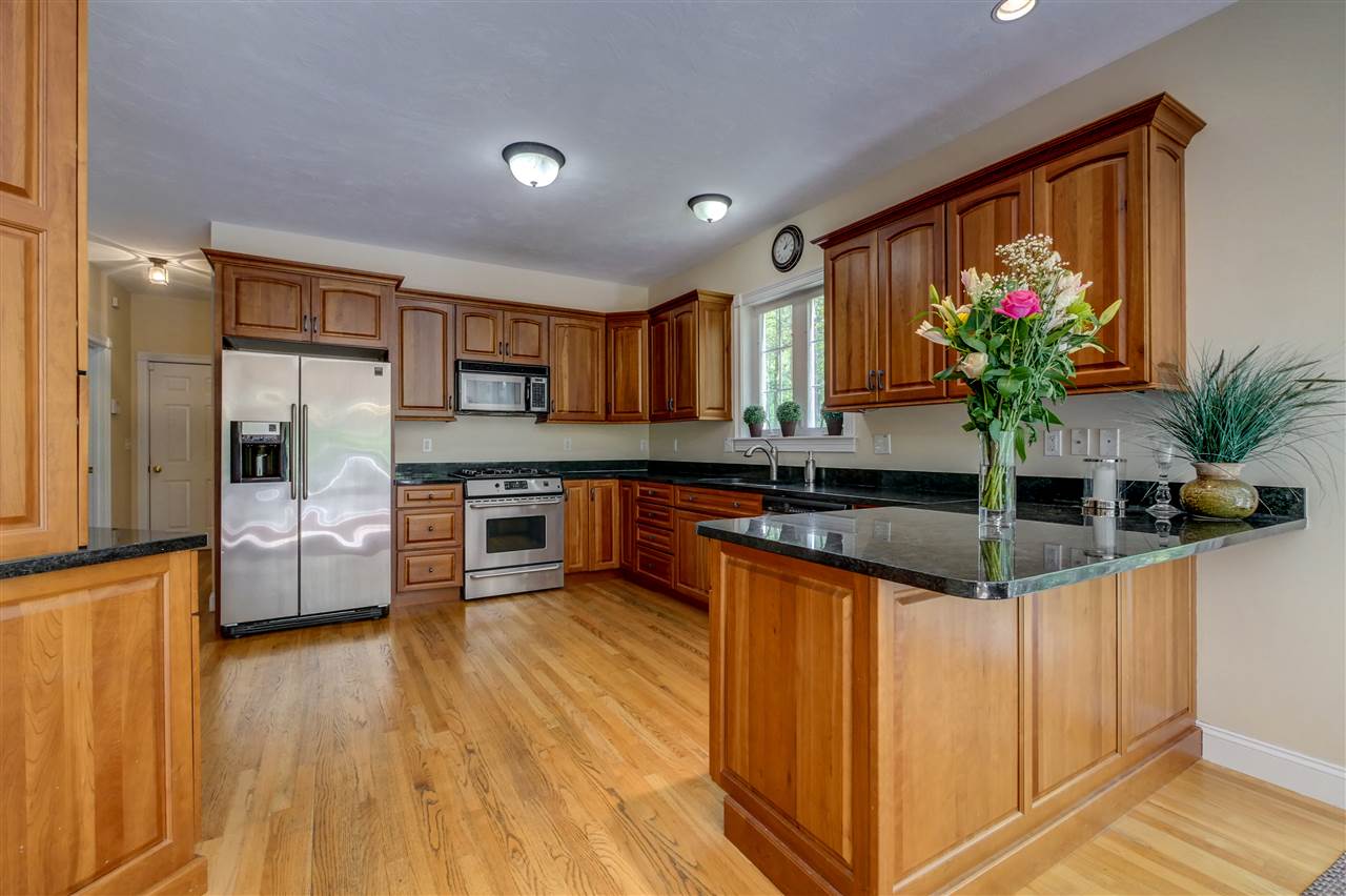 10 Candlewood Road Windham, NH 03087 - Photo 12 of 38