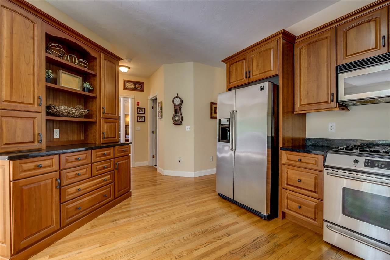 10 Candlewood Road Windham, NH 03087 - Photo 13 of 38