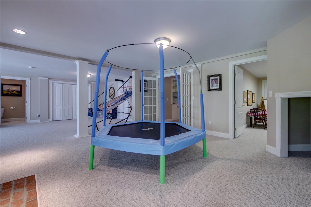 10 Candlewood Road Windham, NH 03087 - Photo 33 of 38