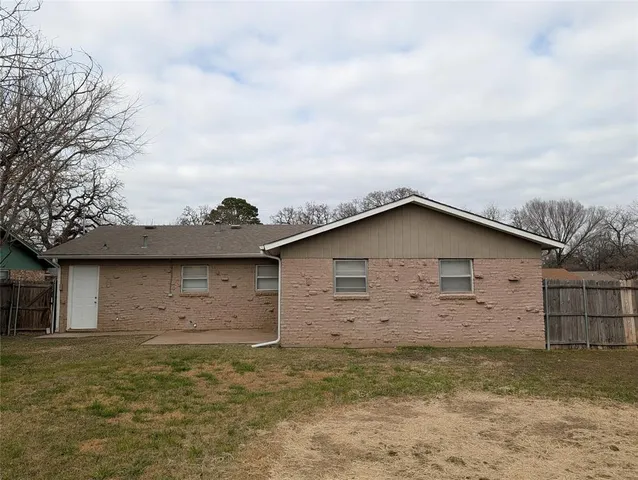 $1,895 | 3732 Falcon Drive, Forest Hill, TX 76119