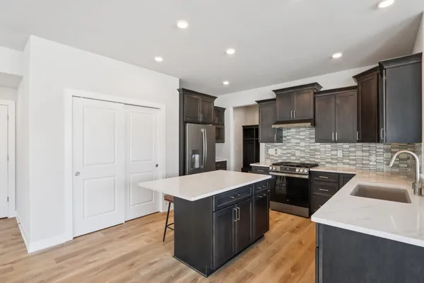 $699,900 | 2402 Hoods Creek Path Mount, Unit LT98, Mount Pleasant, WI 53406