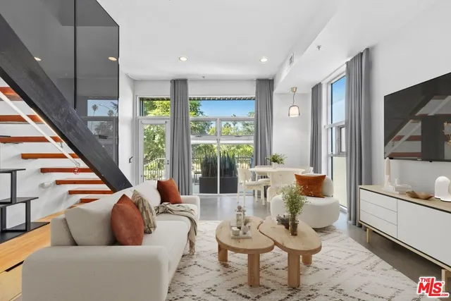 $860,000 | 140 South Gramercy Place, Unit 1, Los Angeles, CA 90004