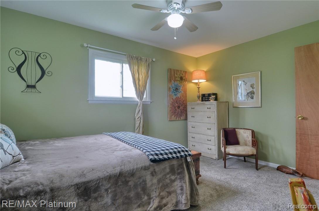 10352 Jennings Road Grand Blanc, MI 48439 - Photo 20 of 37 20-2nd Bedroom 2nd View.jpg