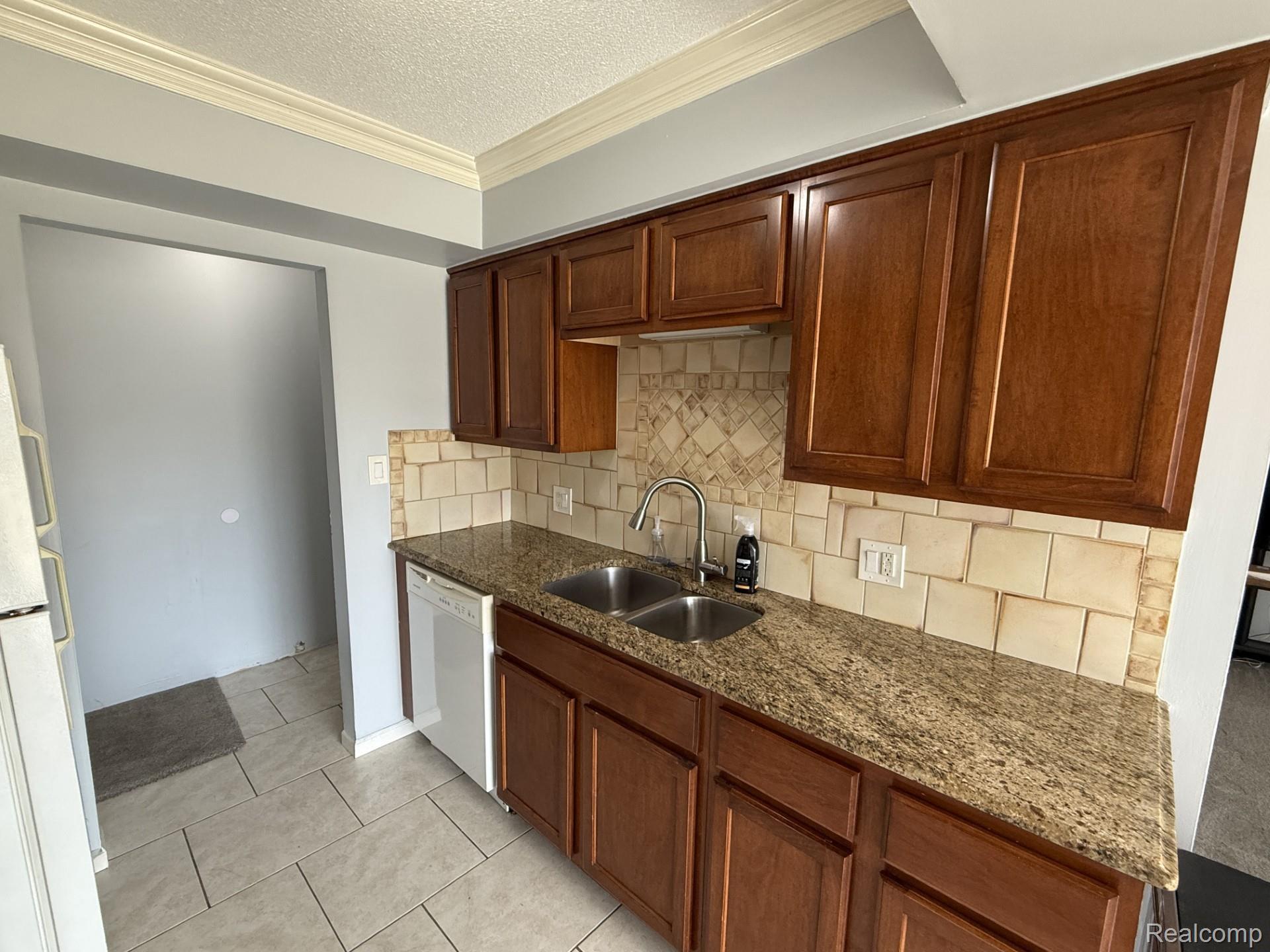 8162 24 Mile Road Utica, MI 48316 - Photo 3 of 14