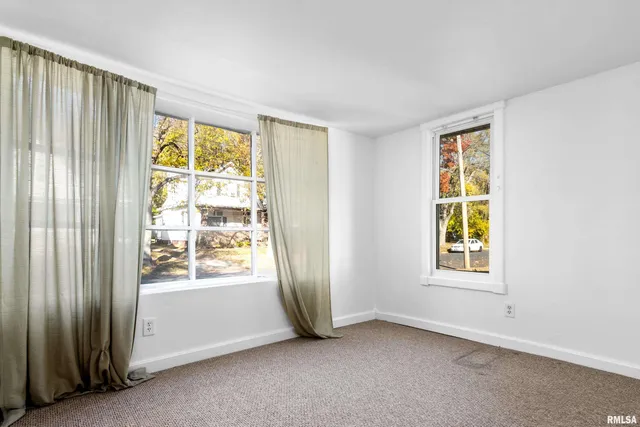 $99,900 | 1100 West Willcox Avenue, Peoria, IL 61604