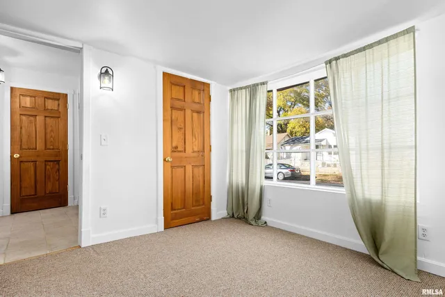 $99,900 | 1100 West Willcox Avenue, Peoria, IL 61604