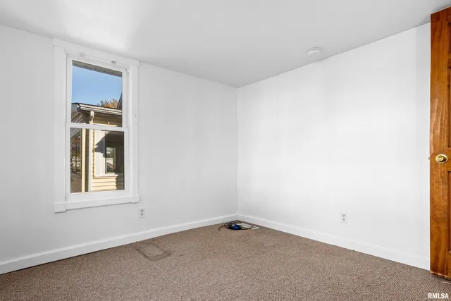 $99,900 | 1100 West Willcox Avenue, Peoria, IL 61604