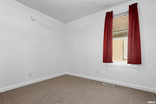 $120,000 | 1100 West Willcox Avenue, Peoria, IL 61604