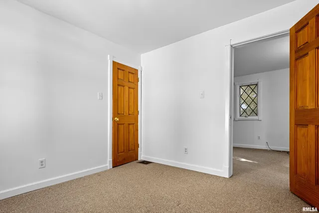 $99,900 | 1100 West Willcox Avenue, Peoria, IL 61604