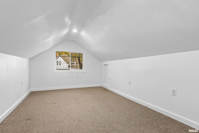 $120,000 | 1100 West Willcox Avenue, Peoria, IL 61604