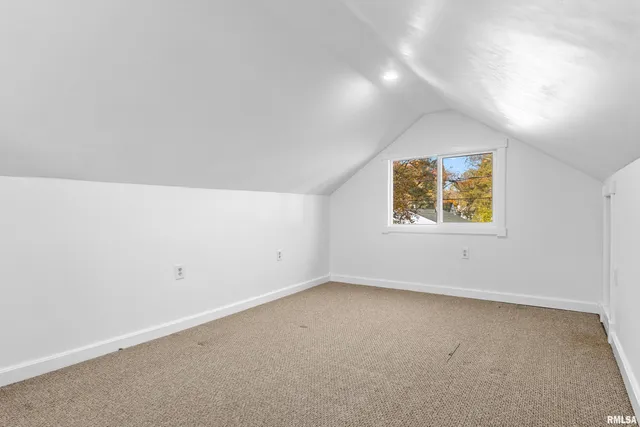 $120,000 | 1100 West Willcox Avenue, Peoria, IL 61604