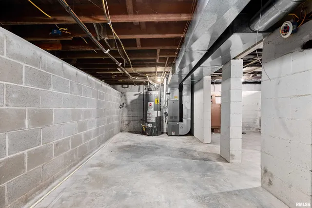 $99,900 | 1100 West Willcox Avenue, Peoria, IL 61604