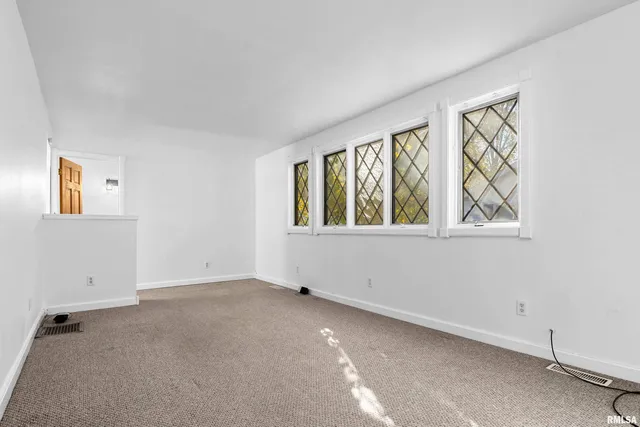 $120,000 | 1100 West Willcox Avenue, Peoria, IL 61604