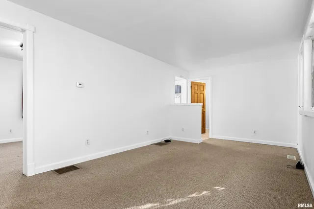 $120,000 | 1100 West Willcox Avenue, Peoria, IL 61604