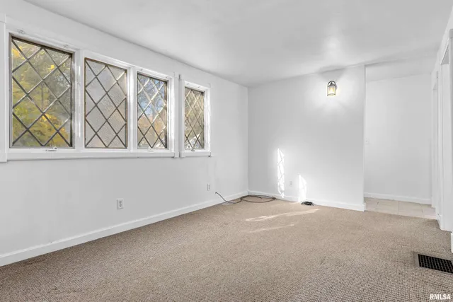 $120,000 | 1100 West Willcox Avenue, Peoria, IL 61604