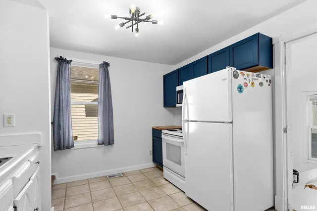 $99,900 | 1100 West Willcox Avenue, Peoria, IL 61604