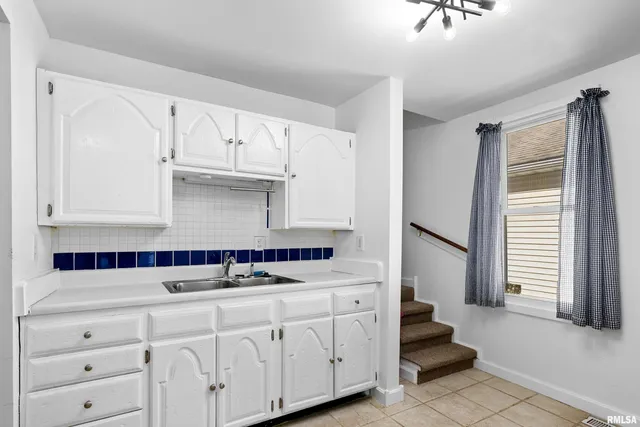 $99,900 | 1100 West Willcox Avenue, Peoria, IL 61604