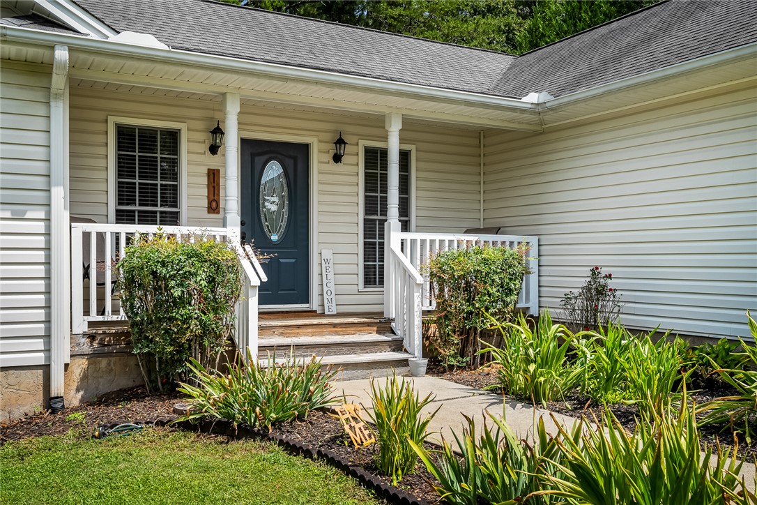110 North Lyndsey Point Seneca, SC 29672 - Photo 2 of 37 Gallery Image 2