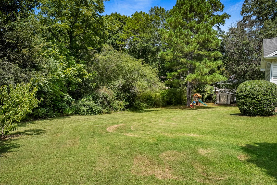 110 North Lyndsey Point Seneca, SC 29672 - Photo 30 of 37 Gallery Image 30