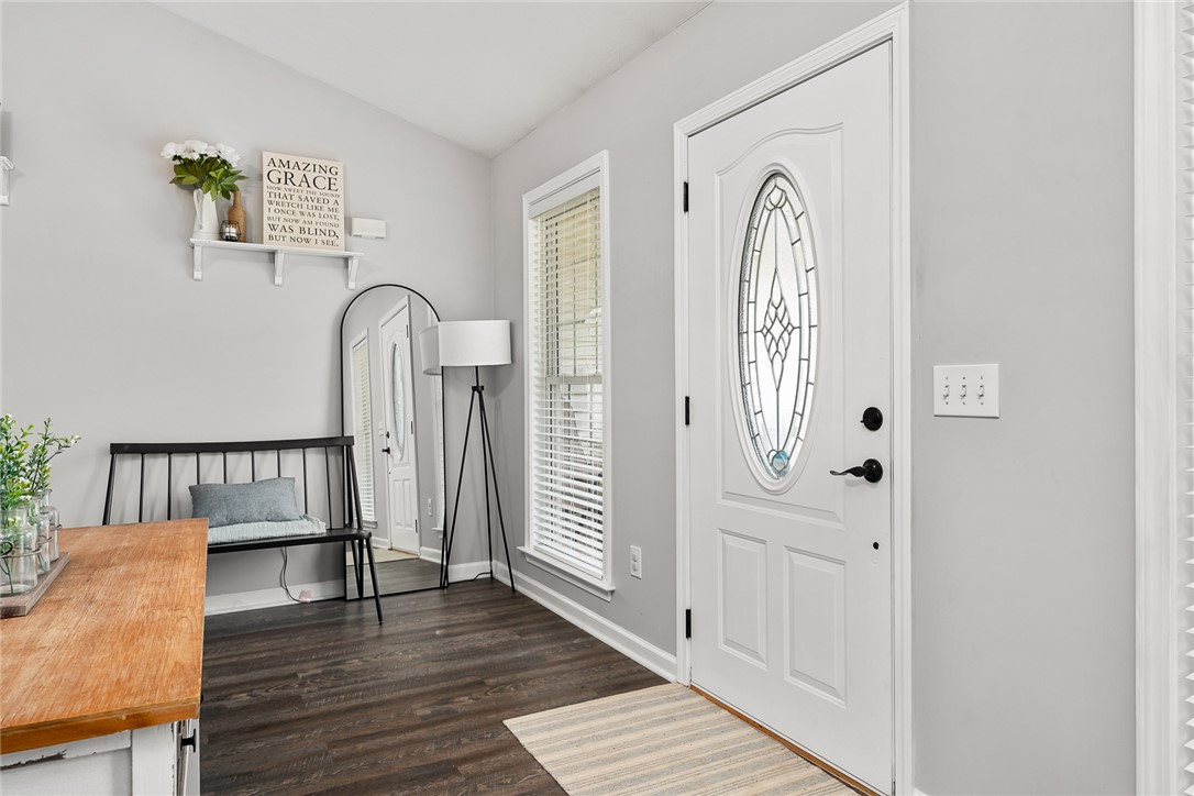 110 North Lyndsey Point Seneca, SC 29672 - Photo 5 of 37 Gallery Image 5