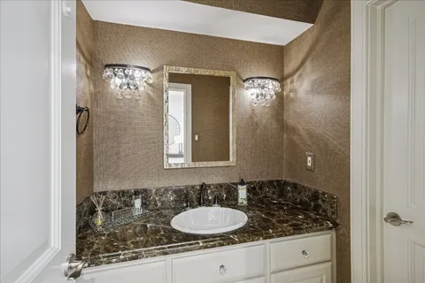 $2,550,000 | 3908 Arnold Street, West University Place, TX 77005