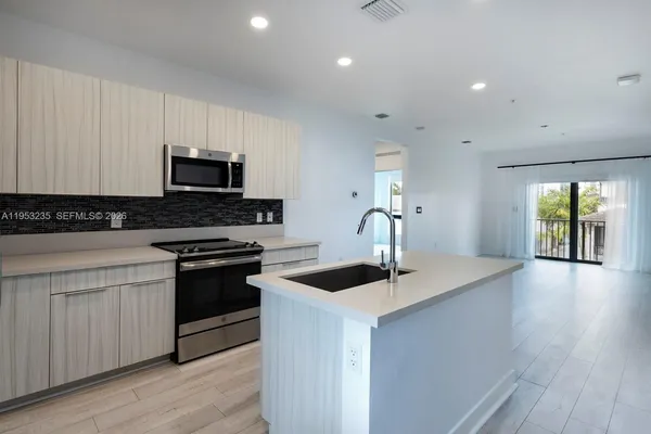 $525,000 | 4740 Northwest 84th Court, Unit 38, Doral, FL 33166