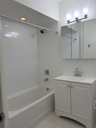 $2,800 | 11 West 28th Street, Unit 2, Bayonne, NJ 07002