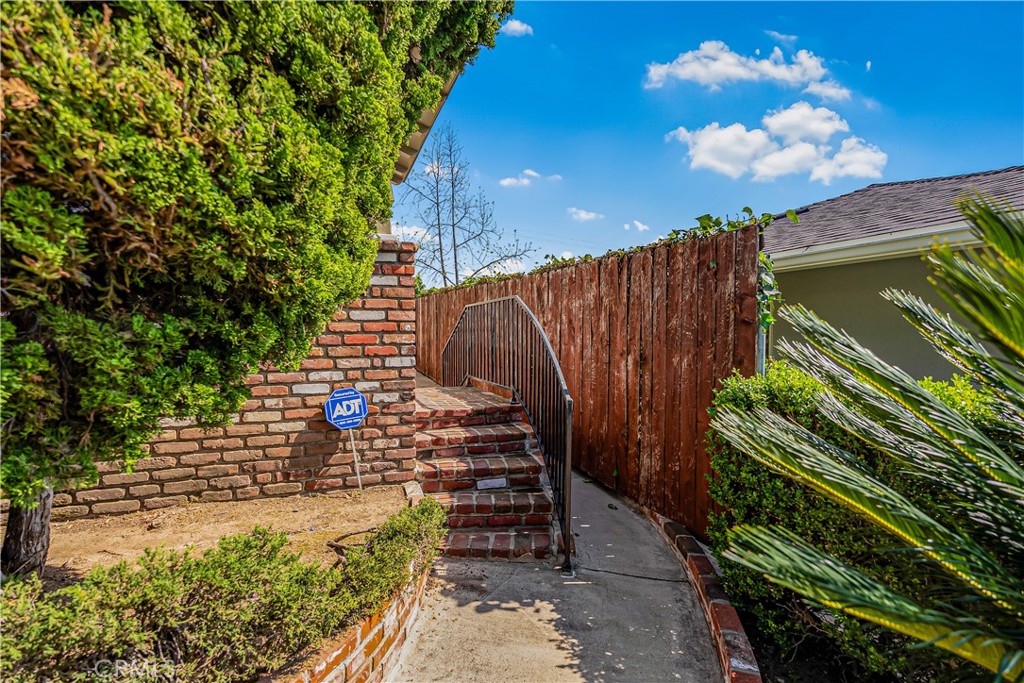 1111 Arbor Dell Road Los Angeles, CA 90041 - Photo 33 of 42