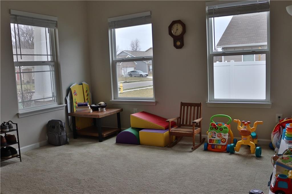 210 Rocky Road Greenfield, IN 46140 - Photo 3 of 14 Gallery Image 3