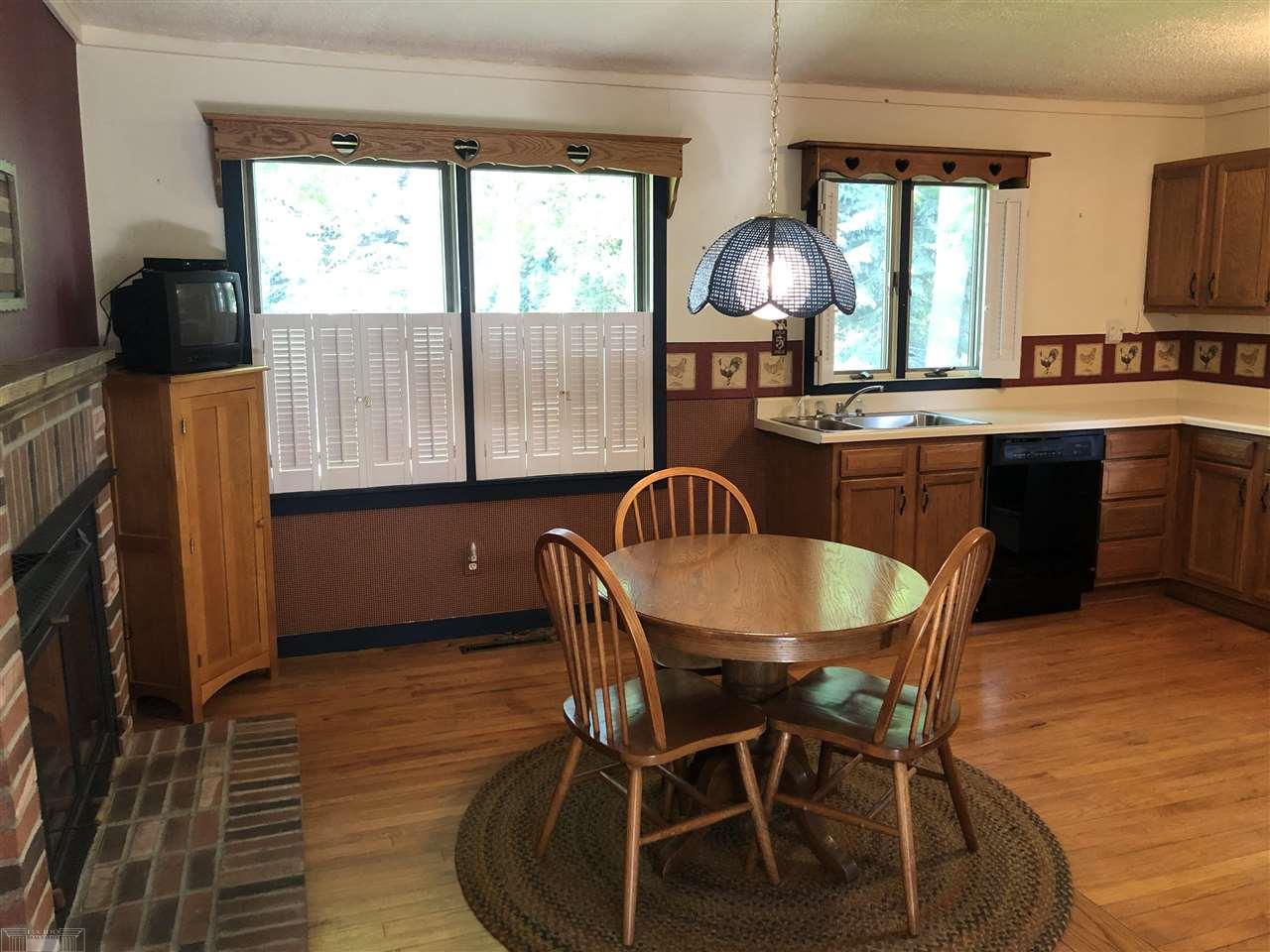 2443 John R Road Rochester, MI 48307 - Photo 8 of 46 50047128-7.JPG