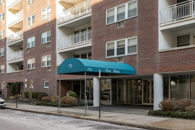 $449,999 | 711 Shore Road, Unit 3C, Long Beach, NY 11561