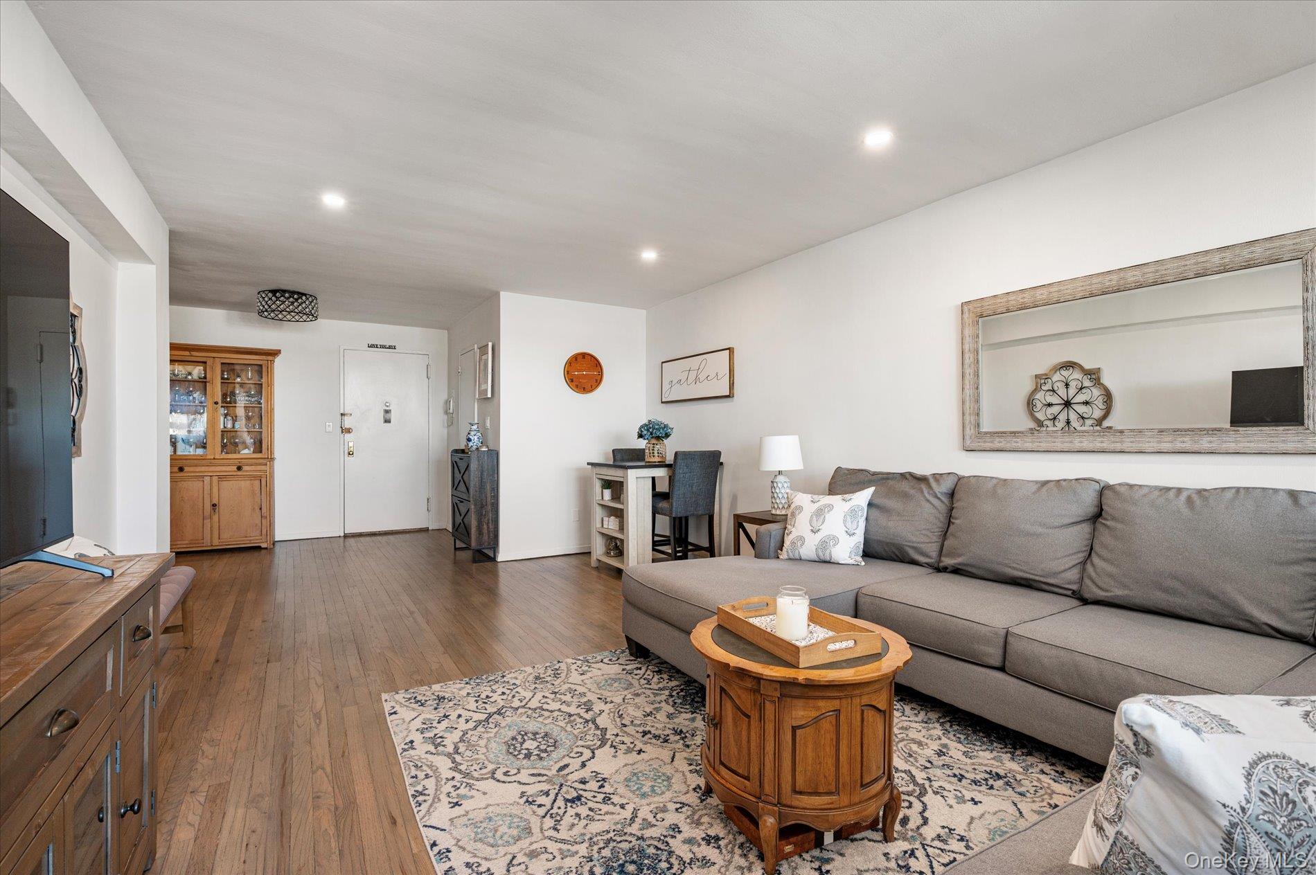 711 Shore Road, Unit 3C Long Beach, NY 11561 - Photo 6 of 23