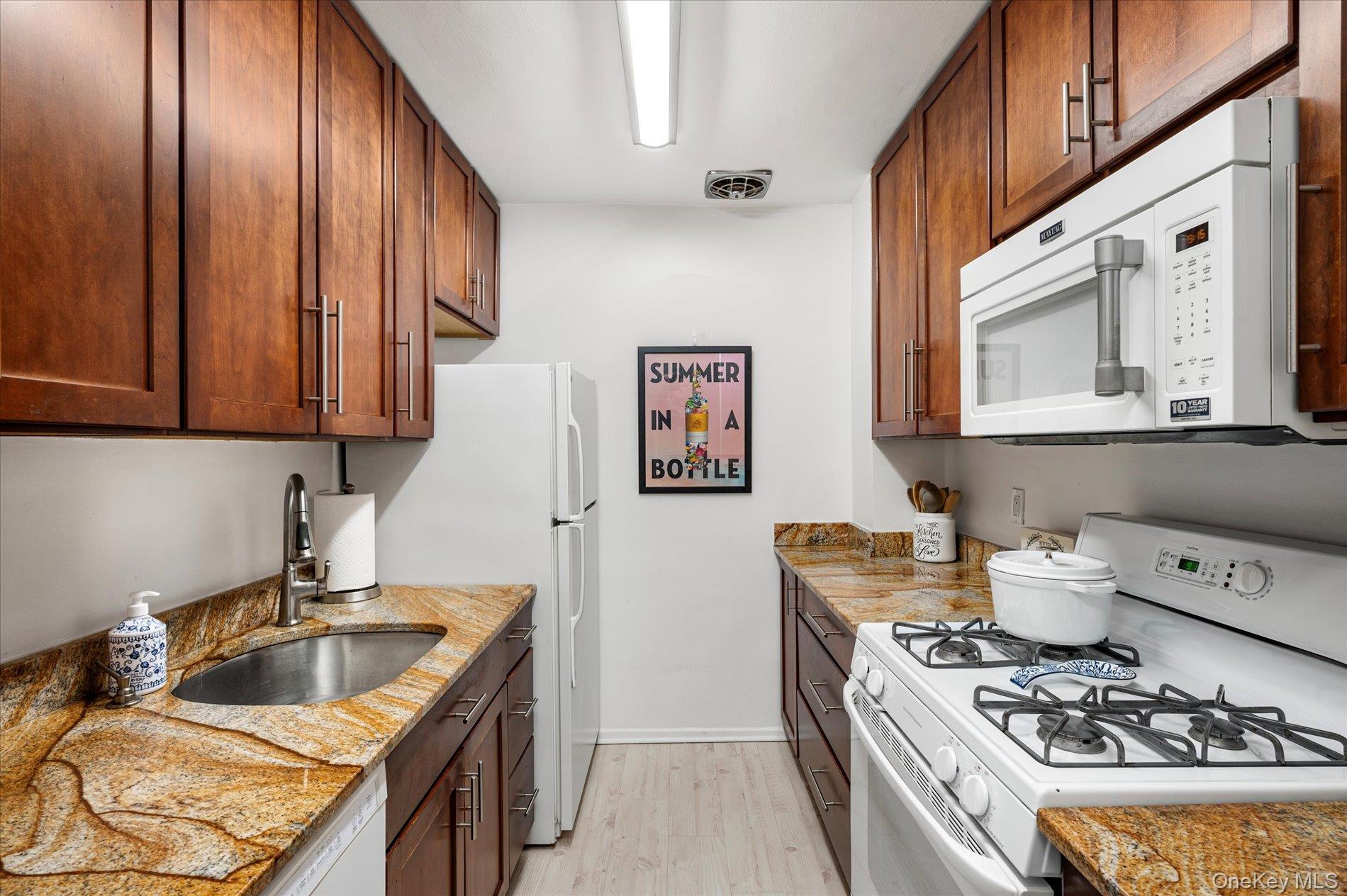 711 Shore Road, Unit 3C Long Beach, NY 11561 - Photo 7 of 23