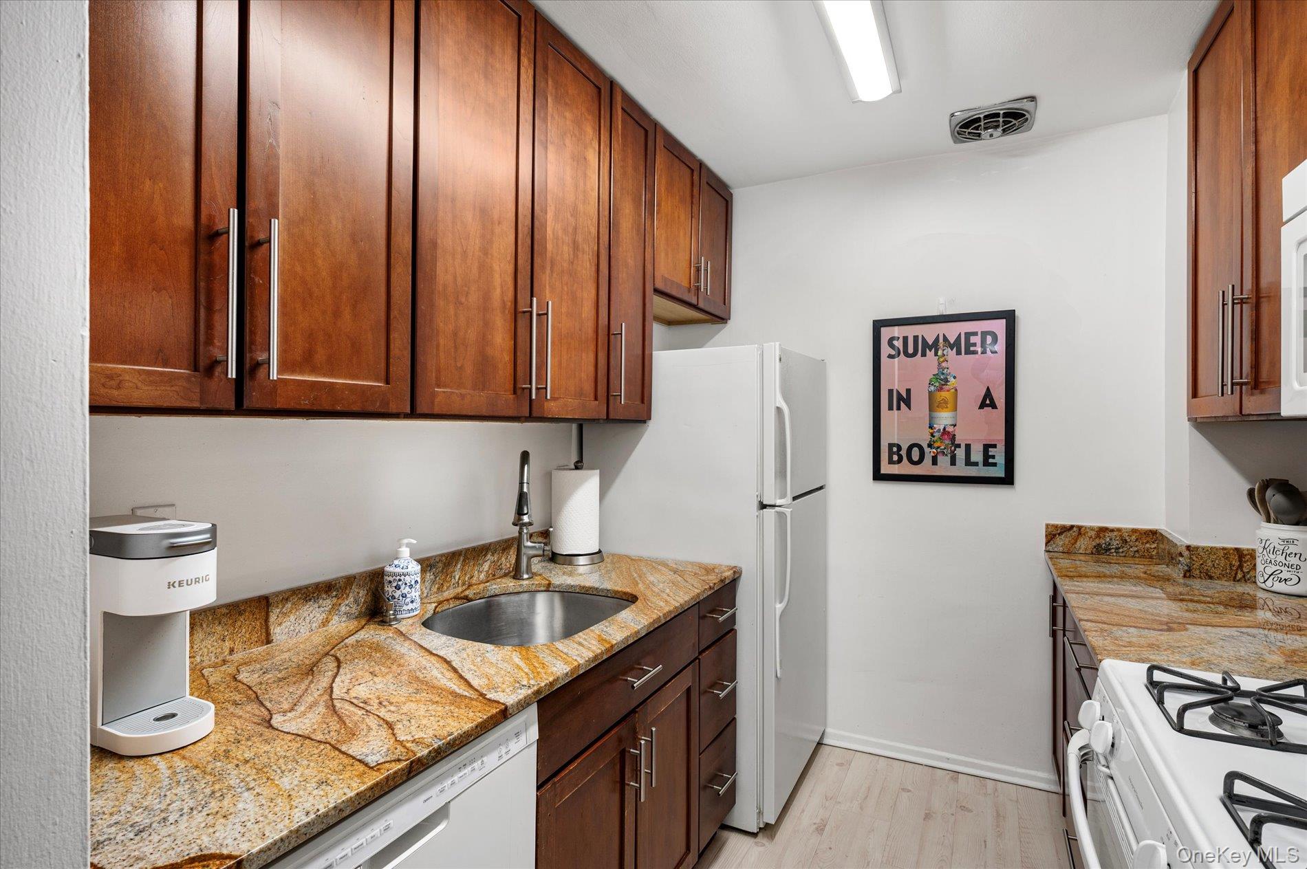 711 Shore Road, Unit 3C Long Beach, NY 11561 - Photo 9 of 23