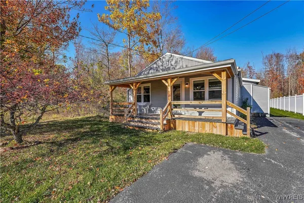 $220,000 | 548 Herr Road, Evans, NY 14006