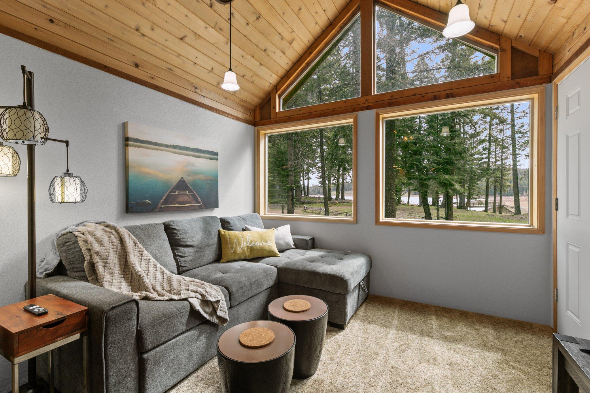 7979 Hyatt Prairie Road, Unit 52 Ashland, OR 97520 - Photo 5 of 35 05_Cabin_52